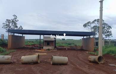 Imagem: O terreno possui 400m² de Área e está localizado em Cravinhos