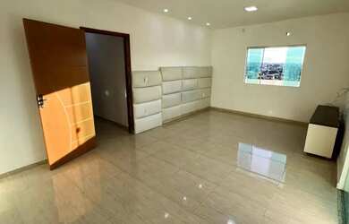 Imagem 2: Casa Duplex no Nova Cidade 05 Qts (1 Suite) Portão Eletrônico/ 02 Vagas