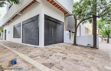 Imagem: O depósito possui 3 Vagas na garagem, 80m² de Área e está