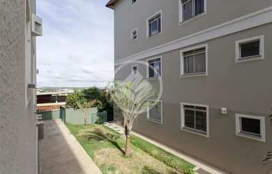 Imagem: O apartamento possui 2 Dormitórios, 1 Banheiro, 2 Vagas na