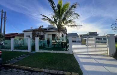 Imagem: A casa possui 2 Dormitórios, 1 Banheiro, 1 Vaga na garagem