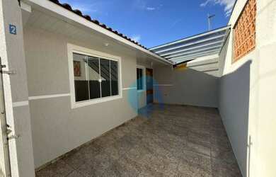 Imagem: A casa em condomínio possui 2 Dormitórios, 1 Banheiro, 2 Vagas