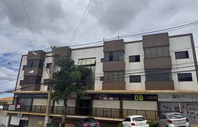 Imagem: O apartamento possui 1 Dormitório, 1 Banheiro, 1 Vaga na garagem