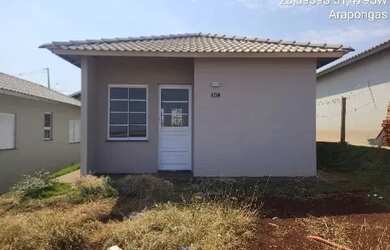 Imagem: A casa possui 2 Dormitórios, 1 Banheiro, 1 Vaga na garagem