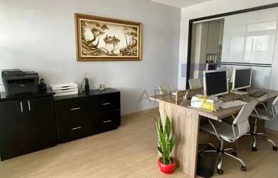 Imagem: O depósito possui 33m² de Área e está localizado em Centro