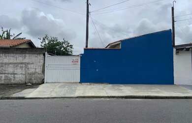 Imagem: A casa possui 2 Dormitórios, 1 Banheiro, 1 Vaga na garagem