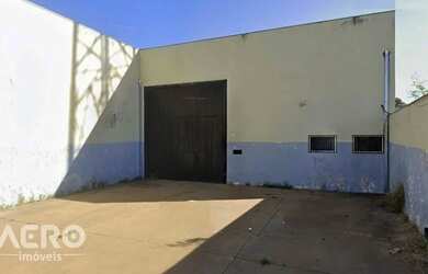 Imagem: O depósito possui 2 Vagas na garagem, 280m² de Área e está