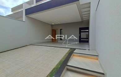 Imagem: A casa possui 3 Dormitórios, 2 Banheiros, 4 Vagas na garagem