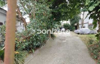 Imagem: O terreno possui 900m² de Área e está localizado em Vila