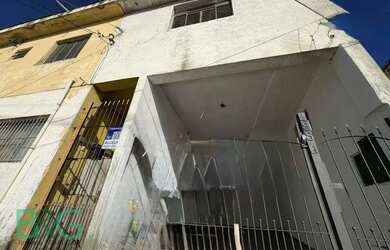 Imagem: O depósito possui 1 Vaga na garagem, 400m² de Área e está