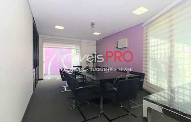 Imagem: O depósito possui 5 Vagas na garagem e 309m² de Área e está