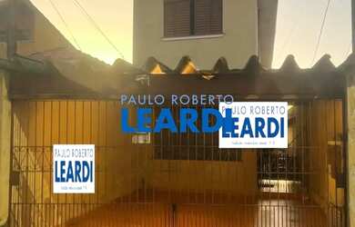 Imagem: A casa possui 2 Dormitórios, 2 Banheiros, 2 Vagas na garagem