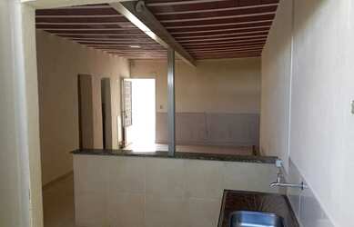 Imagem: A casa possui 1 Dormitório, 1 Banheiro, 30m² de Área e está