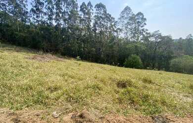 Imagem 12: H35 Vendo Chácara em Nazaré Paulista com Lago no fundo