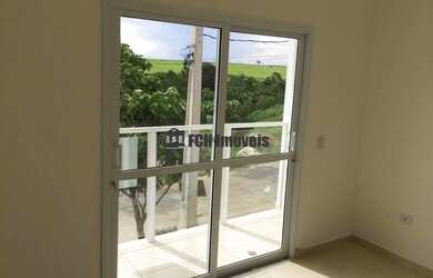 Imagem: O apartamento possui 1 Dormitório, 1 Banheiro, 1 Vaga na garagem