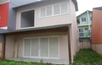 Imagem: A casa em condomínio possui 3 Dormitórios, 3 Banheiros, 3