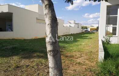 Imagem: O terreno possui 300m² de Área e está localizado em Cascata