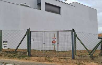 Imagem: O terreno possui 250m² de Área e está localizado em Capela