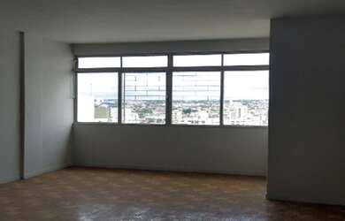 Imagem: O apartamento possui 3 Dormitórios, 3 Banheiros, 156m² de