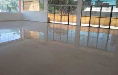 Imagem: O depósito possui 5 Vagas na garagem, 1.500m² de Área e