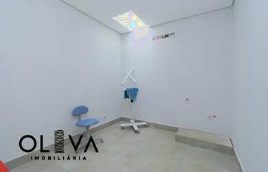 Imagem: O depósito possui 3 Vagas na garagem, 34m² de Área e está