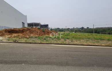 Imagem: O terreno possui 1.100m² de Área e está localizado em Jardim