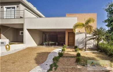 Imagem: A casa em condomínio possui 3 Dormitórios, 2 Banheiros, 4