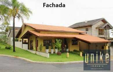 Imagem: A casa possui 3 Dormitórios, 3 Banheiros, 2 Vagas na garagem