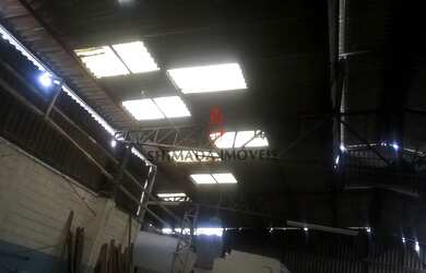 Imagem: O terreno possui 1.600m² de Área e está localizado em Barcelona