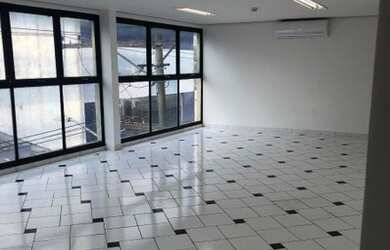 Imagem: O depósito possui 60m² de Área e está localizado em Santo