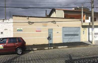 Imagem: A casa possui 2 Dormitórios, 2 Banheiros, 5 Vagas na garagem