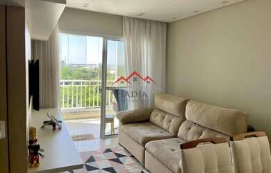 Imagem: O apartamento possui 3 Dormitórios, 1 Banheiro, 2 Vagas na