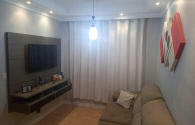 Imagem: O apartamento possui 2 Dormitórios, 1 Banheiro, 1 Vaga na garagem