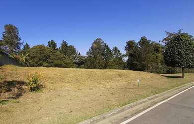 Imagem: O terreno possui 1.030m² de Área e está localizado em Jambeiro