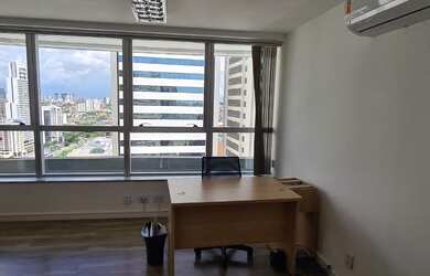 Imagem: O depósito possui 212m² de Área e está localizado em Caminho