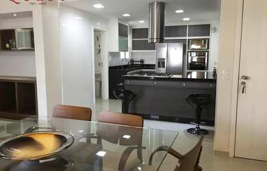 Imagem: O apartamento possui 3 Dormitórios, 5 Banheiros, 3 Vagas na