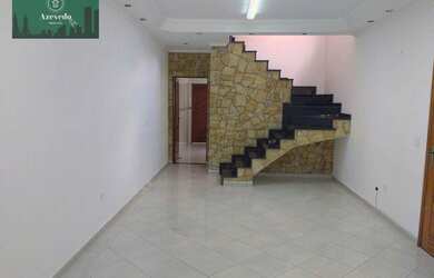 Imagem: A casa possui 3 Dormitórios, 4 Banheiros, 3 Vagas na garagem