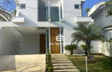 Imagem: A casa em condomínio possui 4 Dormitórios, 4 Banheiros, 4