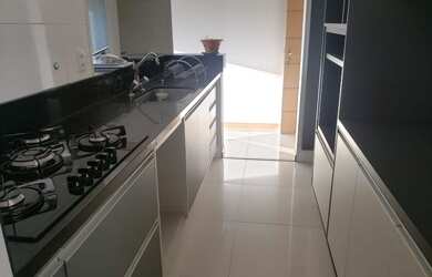 Imagem: O apartamento possui 3 Dormitórios, 1 Banheiro, 2 Vagas na