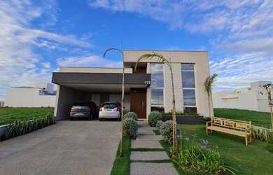 Imagem: A casa em condomínio possui 3 Dormitórios, 4 Banheiros, 4