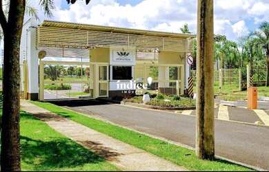 Imagem: A casa em condomínio possui 3 Dormitórios, 1 Banheiro, 2 Vagas