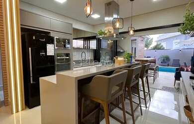 Imagem 11: Venda Casa com 200,00 metroQuadrado, 3 dormitório s , 2 vaga s . Swiss...