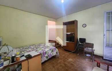 Imagem: A casa possui 2 Dormitórios, 2 Banheiros, 2 Vagas na garagem