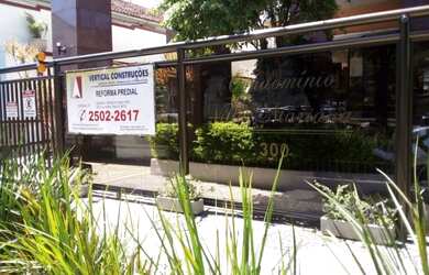 Imagem: O apartamento possui 3 Dormitórios, 1 Banheiro, 1 Vaga na garagem