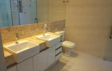 Imagem: A casa em condomínio possui 4 Dormitórios, 5 Banheiros, 2