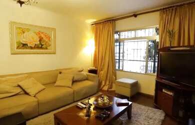 Imagem: A casa possui 4 Dormitórios, 4 Banheiros, 2 Vagas na garagem