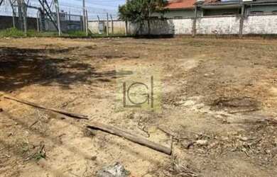 Imagem: O terreno possui 260m² de Área e está localizado em Porto