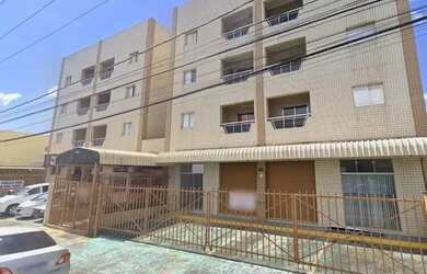 Imagem: O apartamento possui 1 Dormitório, 1 Banheiro, 1 Vaga na garagem