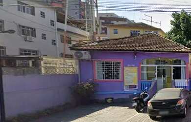 Imagem: A casa possui 4 Dormitórios, 1 Banheiro, 3 Vagas na garagem