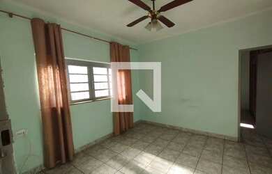 Imagem: A casa possui 2 Dormitórios, 2 Banheiros, 1 Vaga na garagem